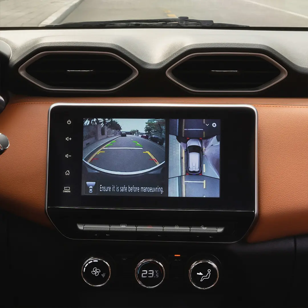 7-INCH TFT ADVANCED MULTI-FUNCTION DARK THEMED CONTROL SCREEN