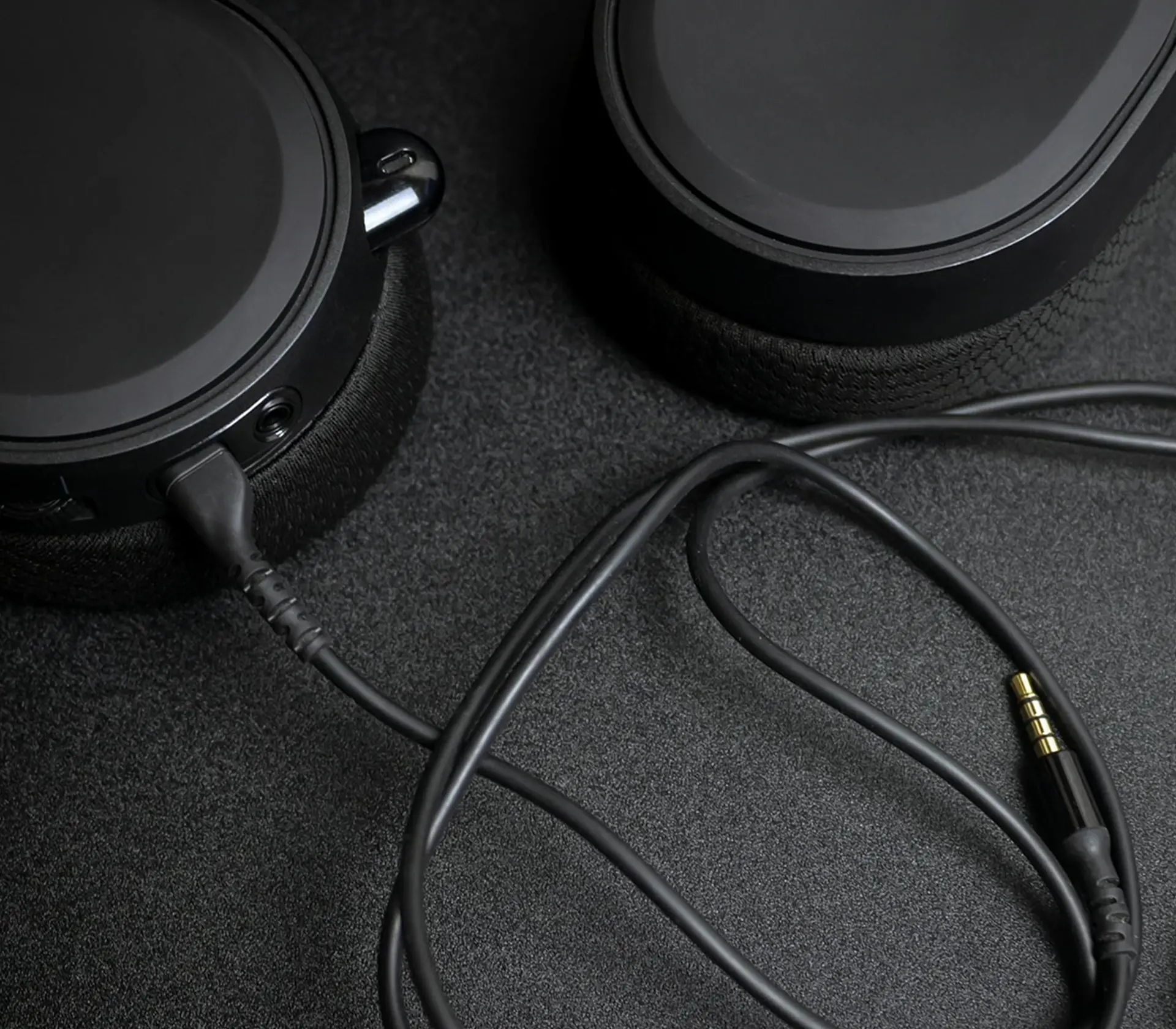 PREMIUM MODURE LEATHERETTE QUILTED SEATS WITH HEAT GUARD TECH